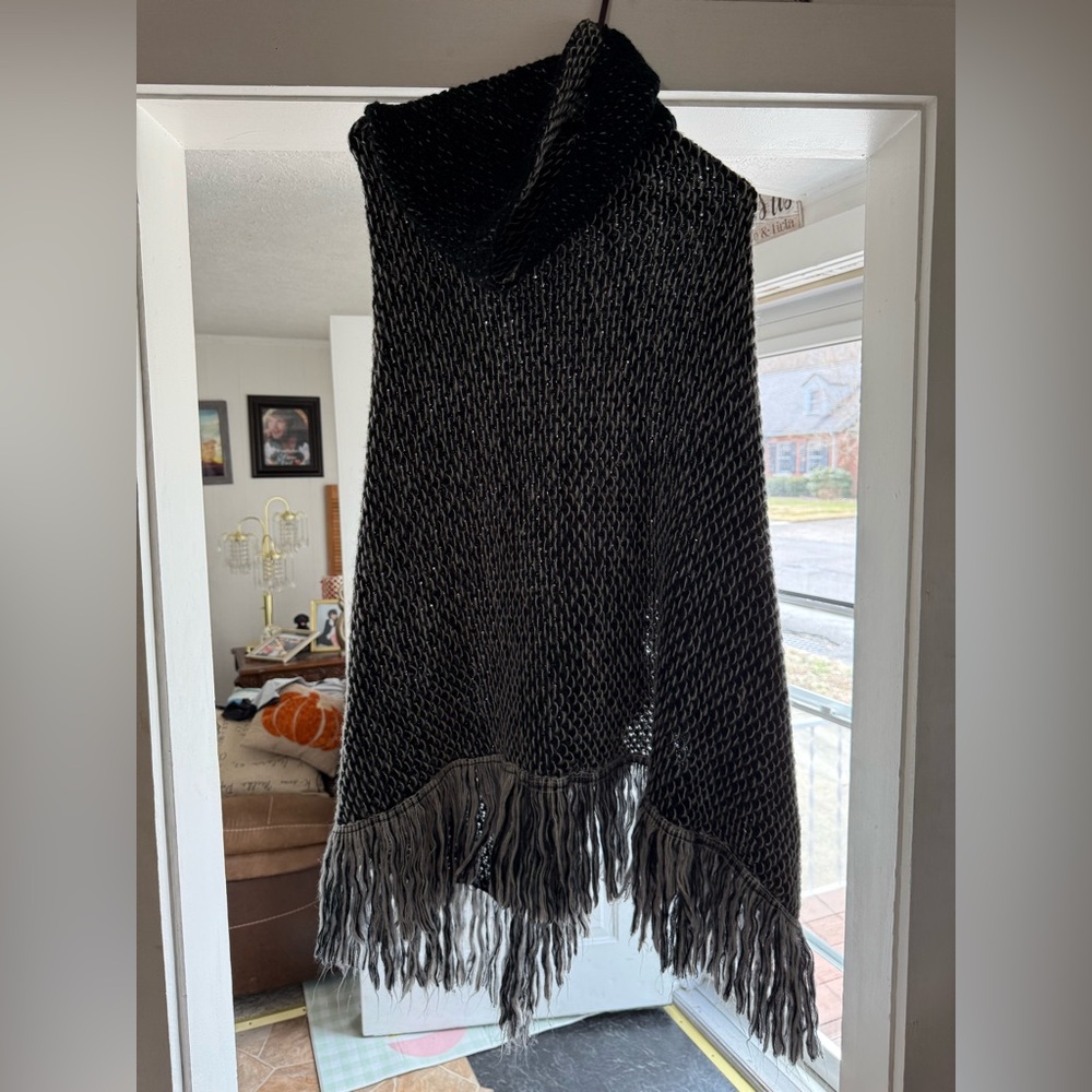 LVS Collection One size black and white Shaw